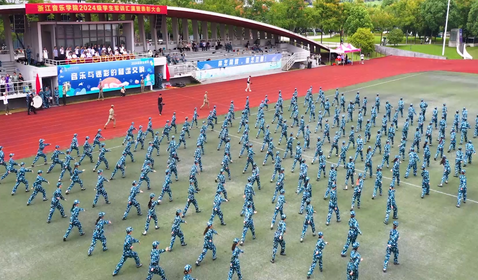 无迷彩，不青春！